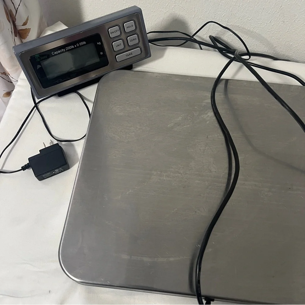 Tree LSS 200 Bench Shipping Scale – 200 lb × 0.05 lb, Stainless 14